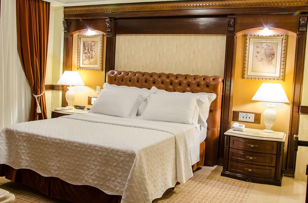 Hotel Bourbon Business 4*