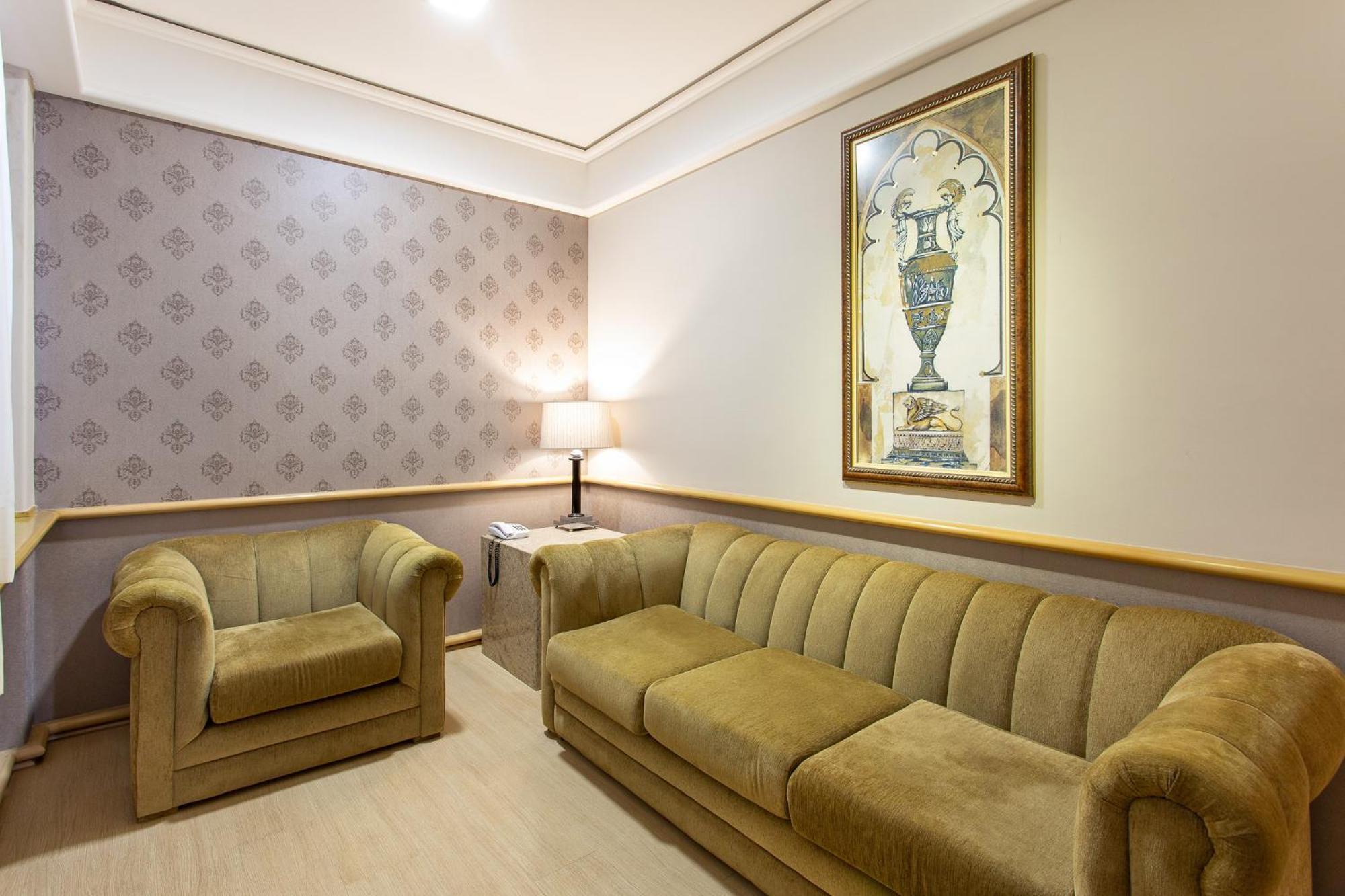 Bourbon Business Hotel